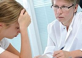 консултация със специалист при болки под лявата лопатка